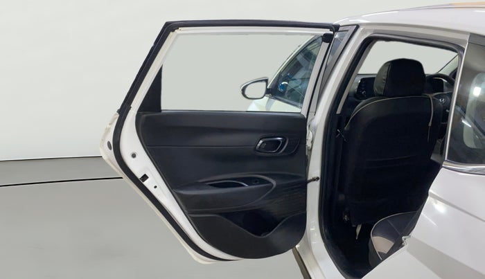 2022 Hyundai NEW I20 SPORTZ 1.2 MT, Petrol, Manual, 42,672 km, LHS Rear Door