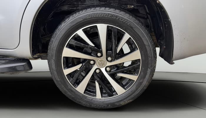 2022 Toyota Innova Crysta 2.7 ZX AT 7 STR, Petrol, Automatic, 43,783 km, Left Rear Wheel