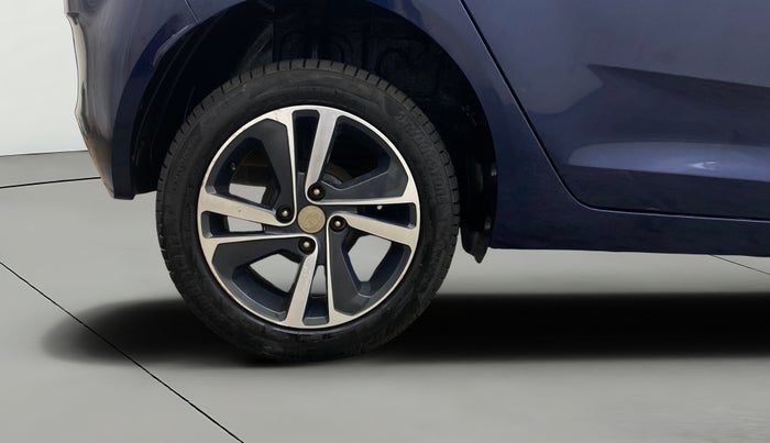 2023 Tata ALTROZ XZ DIESEL, Diesel, Manual, 98,222 km, Right Rear Wheel