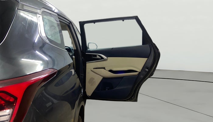 2022 KIA CARENS LUXURY PLUS 1.4 PETROL DCT 7 STR, Petrol, Automatic, 35,201 km, RHS Rear Door