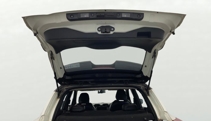 2021 Nissan MAGNITE XV PREMIUM DUAL TONE, Petrol, Manual, 25,867 km, Boot Door Open