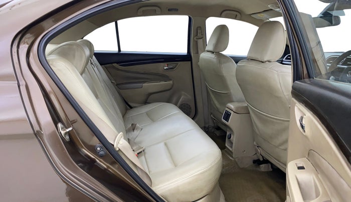 2016 Maruti Ciaz ZXI, Petrol, Manual, 80,686 km, Right Side Rear Door Cabin