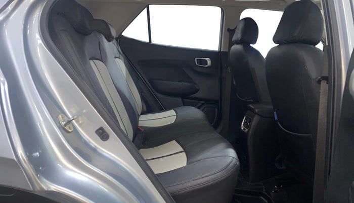 2022 Hyundai VENUE SX PLUS 1.0 TURBO DCT, Petrol, Automatic, 11,386 km, Right Side Rear Door Cabin