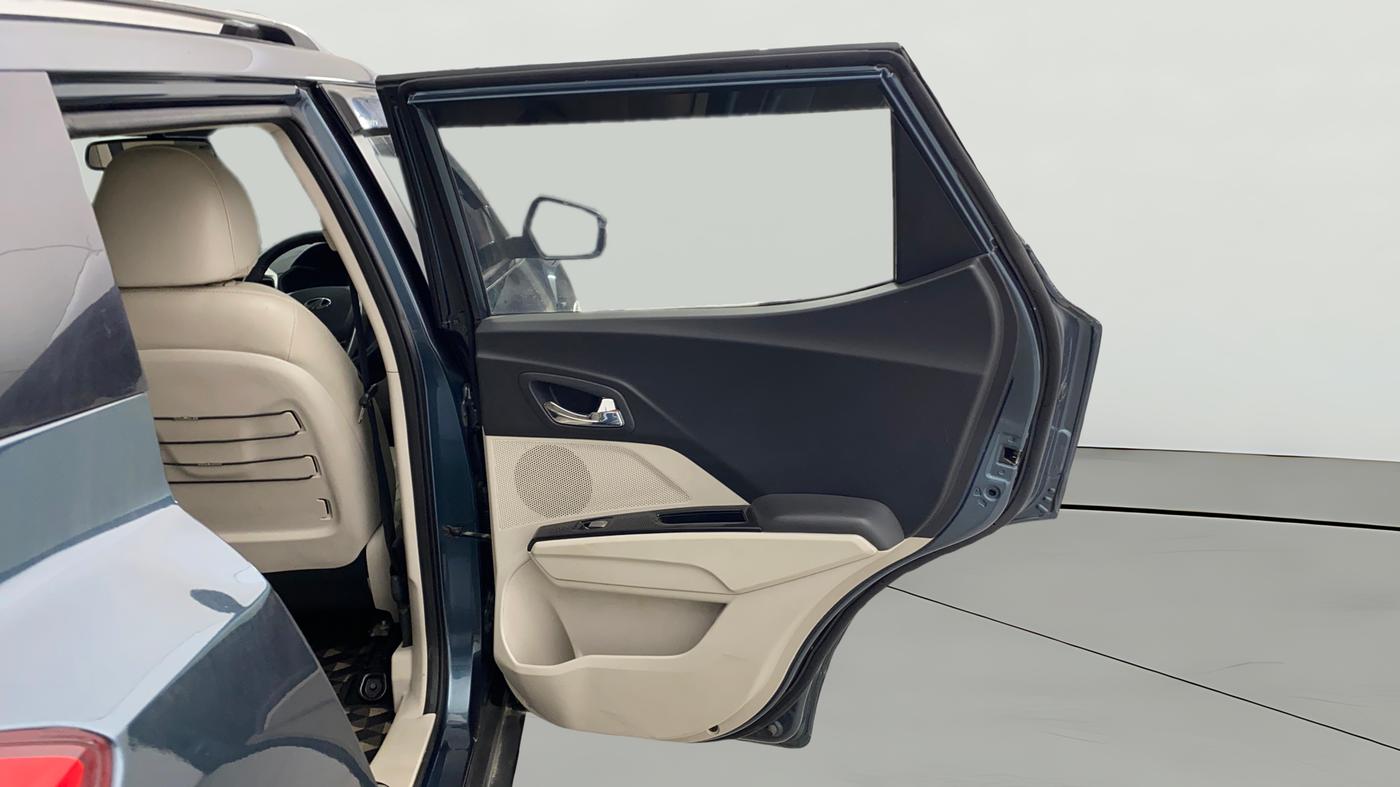 2019 Mahindra XUV300 W8 (O) 1.5 DIESEL, Diesel, Manual, 81,202 km, RHS Rear Door