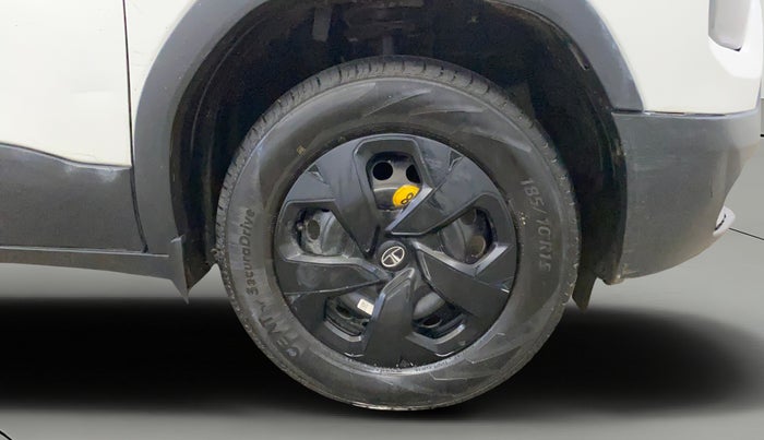 2022 Tata PUNCH ADVENTURE AMT, Petrol, Automatic, 30,374 km, Right Front Wheel