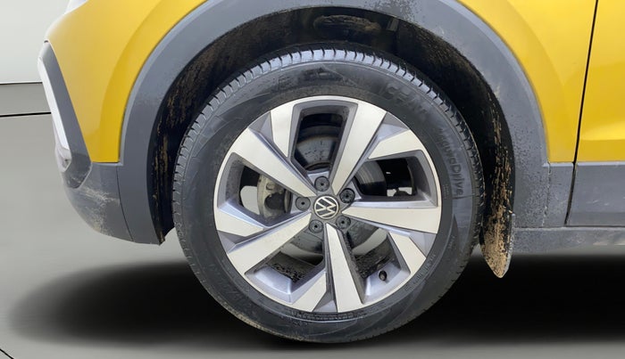 2023 Volkswagen TAIGUN TOPLINE 1.0 TSI MT, Petrol, Manual, 23,978 km, Left Front Wheel