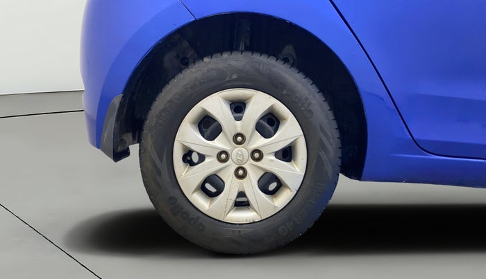 2016 Hyundai Elite i20 MAGNA 1.2, Petrol, Manual, 1,08,138 km, Right Rear Wheel