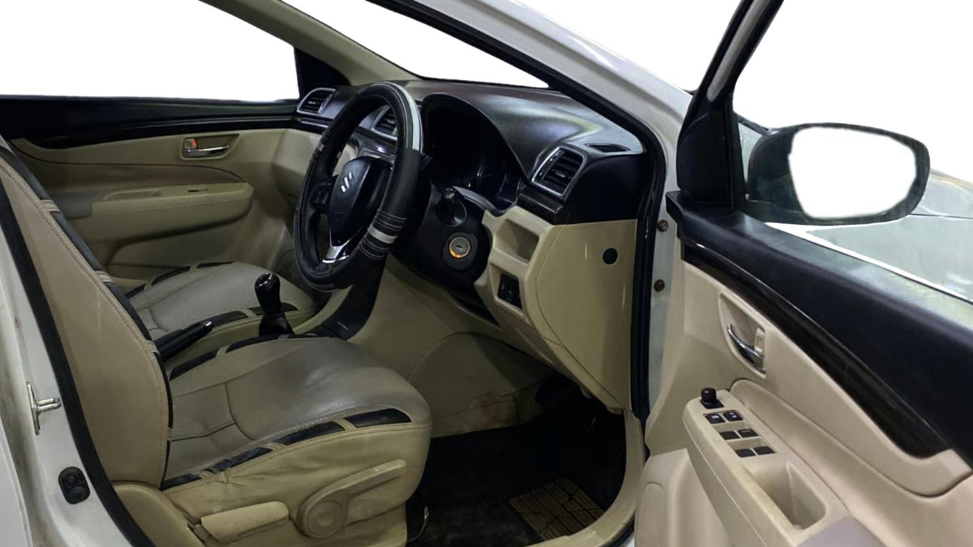 2016 Maruti Ciaz VDI+ SHVS, Diesel, Manual, 1,02,110 km, Right Side Front Door Cabin
