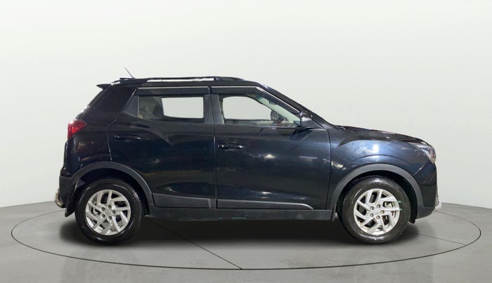 2024 Mahindra XUV300 W8 1.2 PETROL, Petrol, Manual, 1,084 km, Right Side View