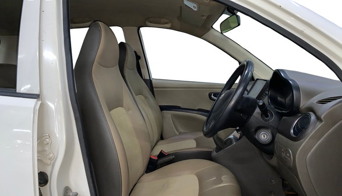 2016 Hyundai i10 SPORTZ 1.1, Petrol, Manual, 63,077 km, Right Side Front Door Cabin