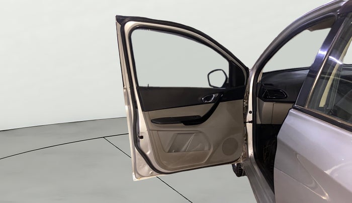 2018 Tata Tiago XZ PETROL, Petrol, Manual, 72,616 km, LHS Front Door