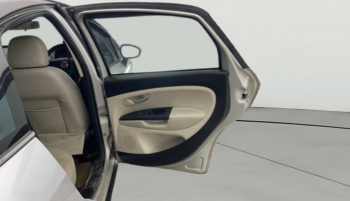 2015 Fiat Linea EMOTION 1.4 L T JET, Petrol, Manual, 52,130 km, RHS Rear Door