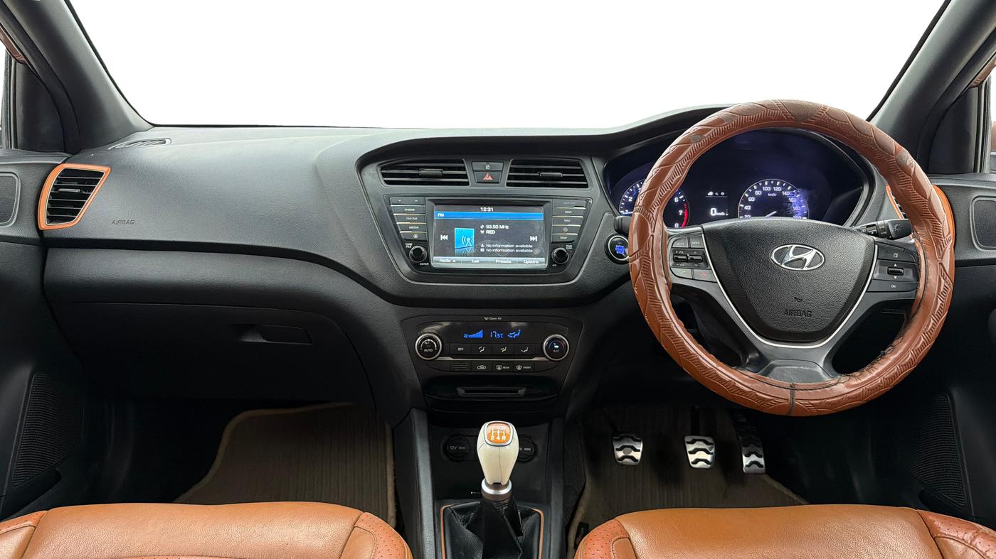 2015 Hyundai i20 Active 1.2 SX, CNG, Manual, 71,820 km, Dashboard