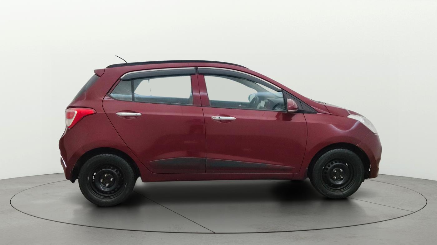 2013 Hyundai Grand i10 SPORTZ 1.2 KAPPA VTVT, Petrol, Manual, 1,17,049 km, Right Side View