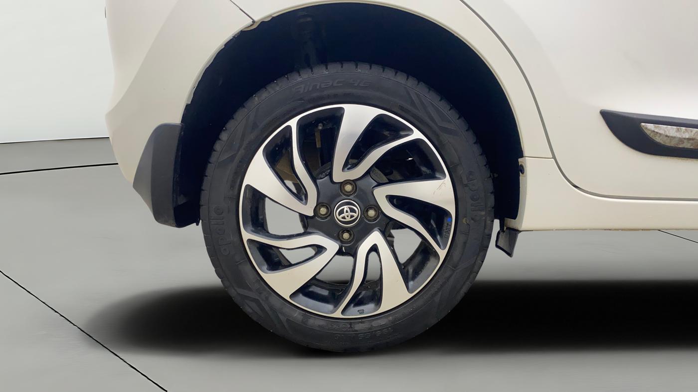 2020 Toyota Glanza V, Petrol, Manual, 47,059 km, Right Rear Wheel