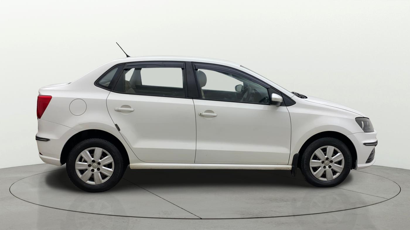2017 Volkswagen Ameo TRENDLINE 1.5L, Diesel, Manual, 1,30,843 km, Right Side View