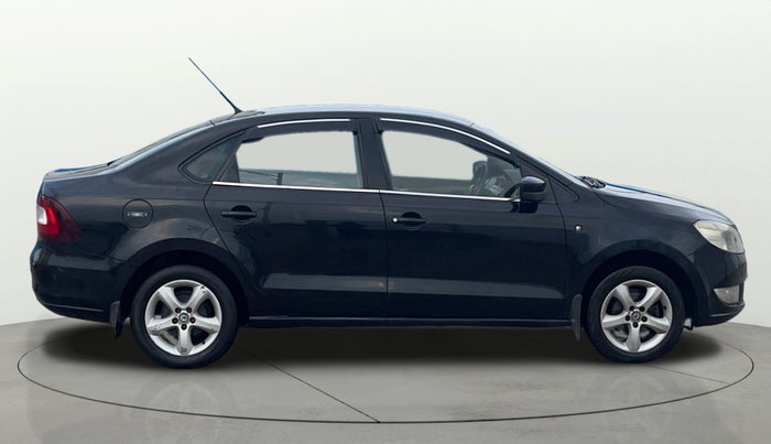 2013 Skoda Rapid ELEGANCE 1.6 MPI AT, CNG, Automatic, 82,117 km, Right Side View