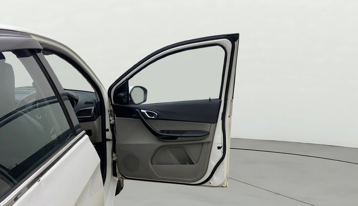 2016 Tata Tiago XZ PETROL, Petrol, Manual, 79,231 km, RHS Front Door