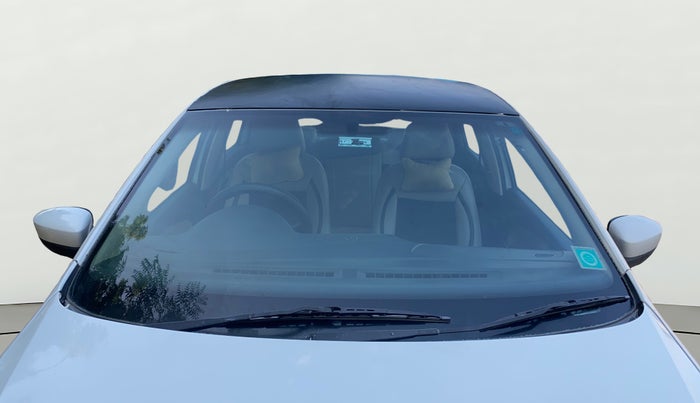 2015 Volkswagen Polo HIGHLINE1.2L, Petrol, Manual, 50,809 km, Front Windshield