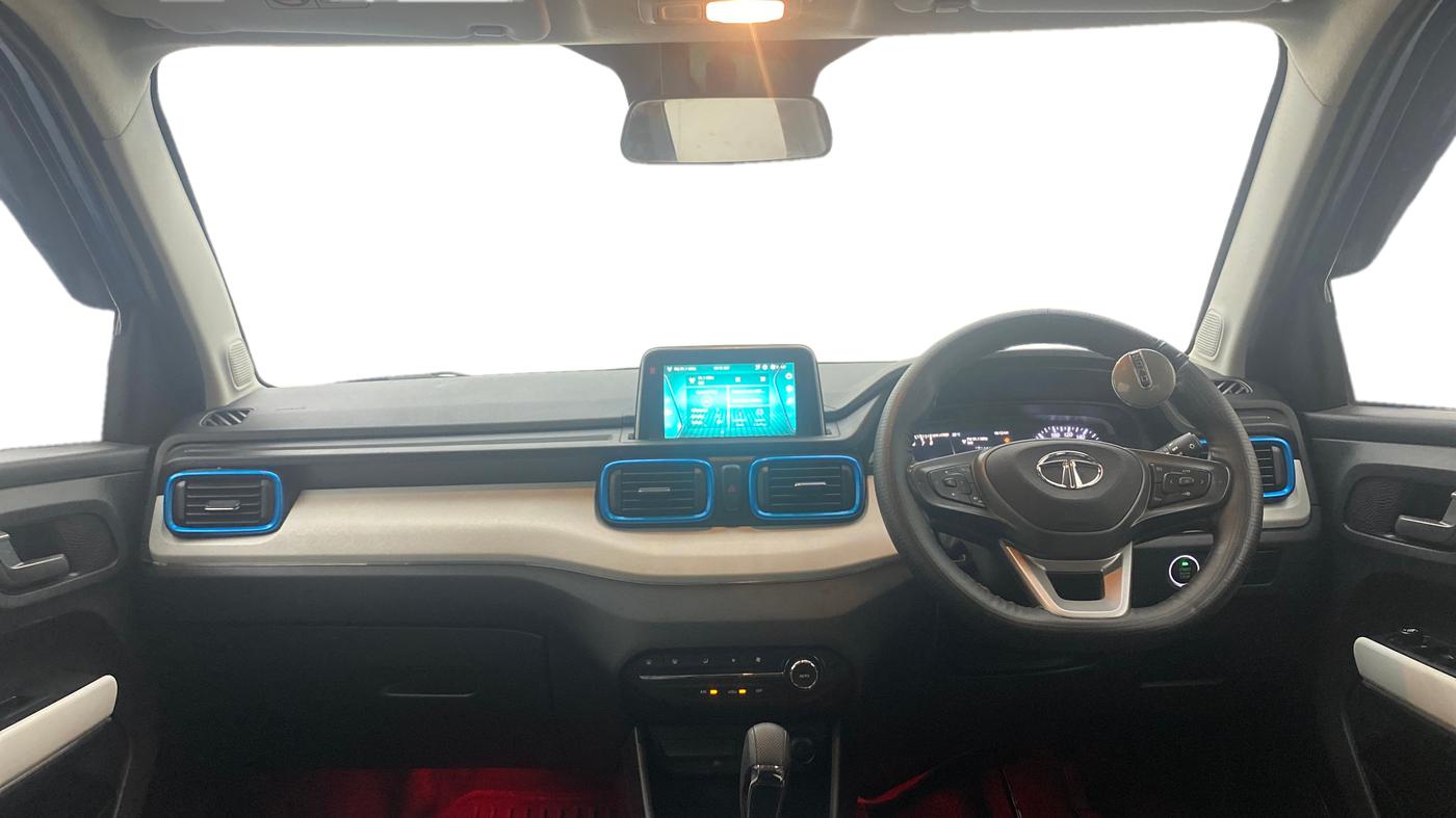 2022 Tata PUNCH CREATIVE  AMT, Petrol, Automatic, 21,322 km, Dashboard
