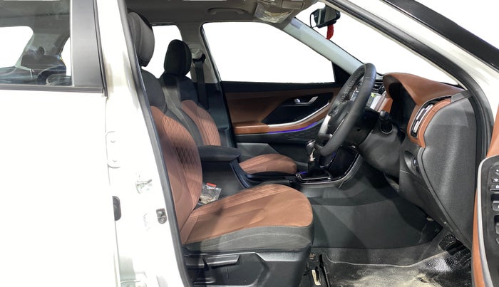 2023 Hyundai ALCAZAR PRESTIGE 1.5 TURBO PETROL MT 7STR, Petrol, Manual, 7,467 km, Right Side Front Door Cabin