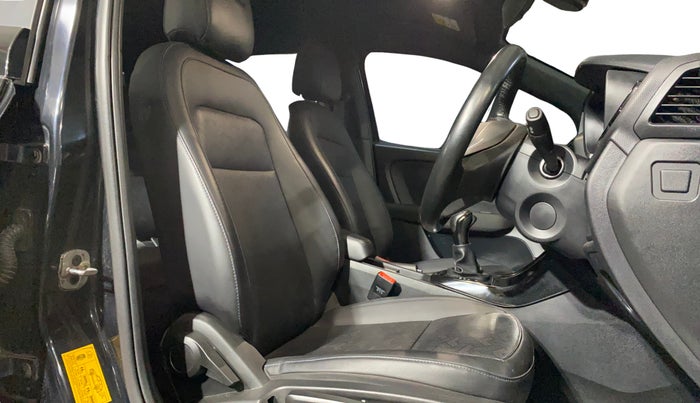 2022 Tata ALTROZ XZA PLUS DARK EDTION, Petrol, Automatic, 24,279 km, Right Side Front Door Cabin