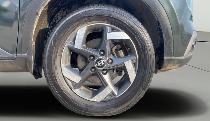 2019 Hyundai VENUE SX PLUS 1.0 TURBO DCT, Petrol, Automatic, 1,44,200 km, Right Front Wheel