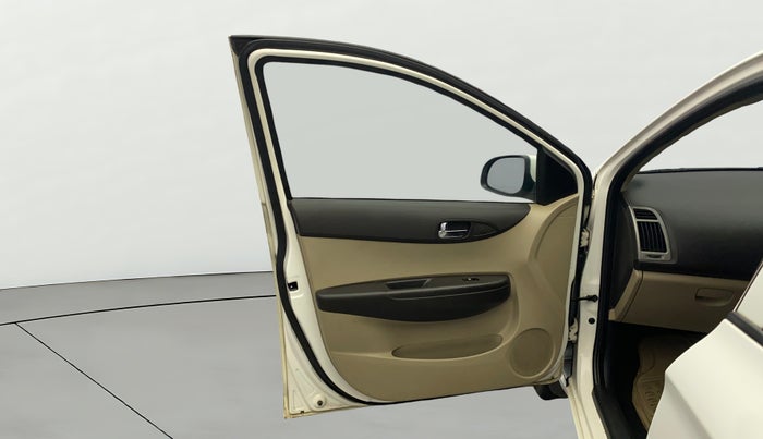 2013 Hyundai i20 MAGNA 1.2, Petrol, Manual, 73,411 km, LHS Front Door