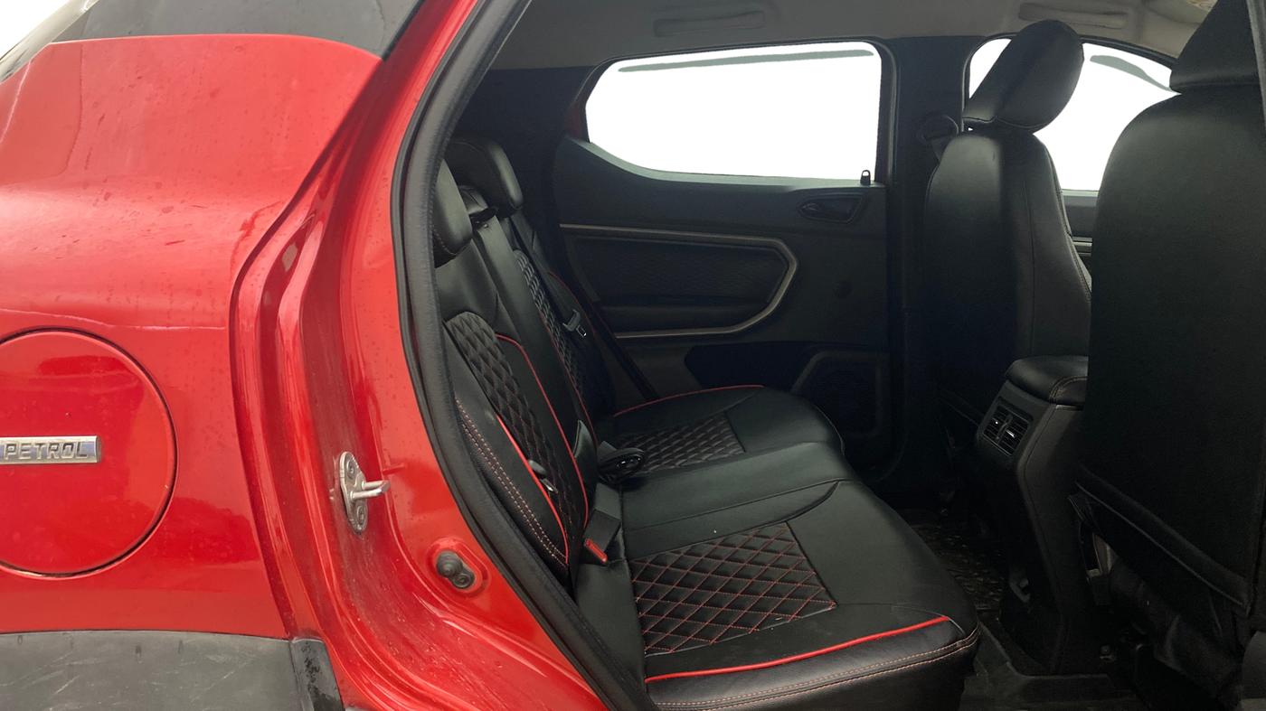 2021 Renault Kiger RXZ TURBO CVT DUAL TONE, Petrol, Automatic, 53,946 km, Right Side Rear Door Cabin