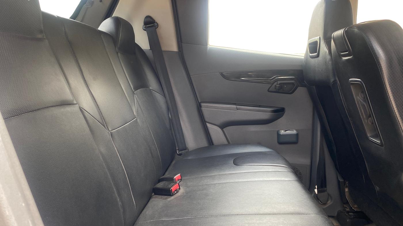 2018 Mahindra KUV 100 NXT K2 P 6 STR, Petrol, Manual, 45,966 km, Right Side Rear Door Cabin