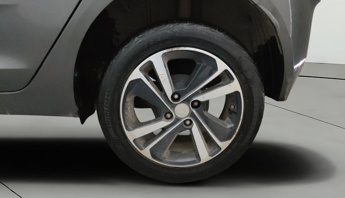 2022 Tata ALTROZ XZA, Petrol, Automatic, 30,142 km, Left Rear Wheel