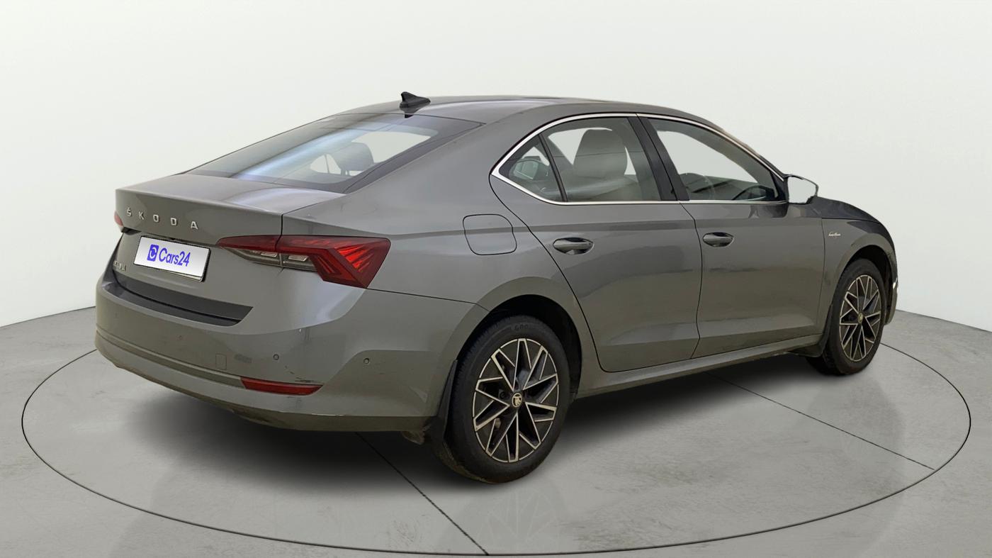 2022 Skoda Octavia L&K 2.0 AT, Petrol, Automatic, 33,747 km, Right Back Diagonal