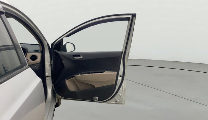 2014 Hyundai Xcent SX AT 1.2 (O), Petrol, Automatic, 1,09,489 km, RHS Front Door