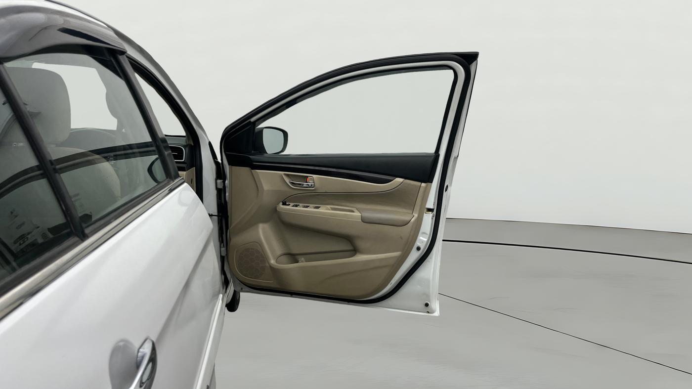 2016 Maruti Ciaz ZXI, Petrol, Manual, 69,706 km, RHS Front Door