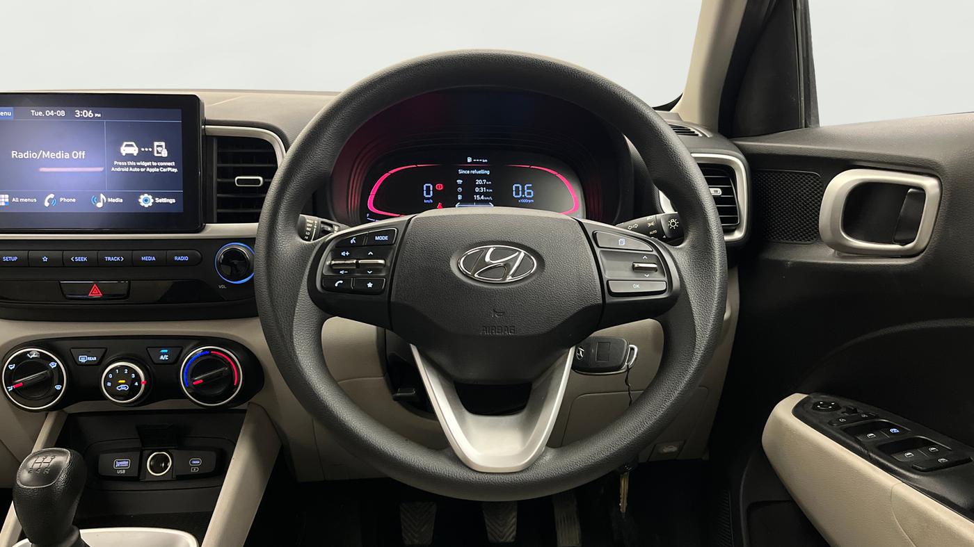 2022 Hyundai VENUE S 1.2, Petrol, Manual, 32,325 km, Steering Wheel Close Up
