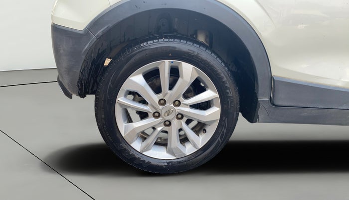 2019 Mahindra XUV300 W8 1.5 DIESEL, Diesel, Manual, 1,33,882 km, Right Rear Wheel