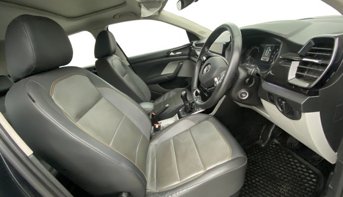 2022 Skoda KUSHAQ STYLE 1.5L TSI MT, Petrol, Manual, 34,912 km, Right Side Front Door Cabin