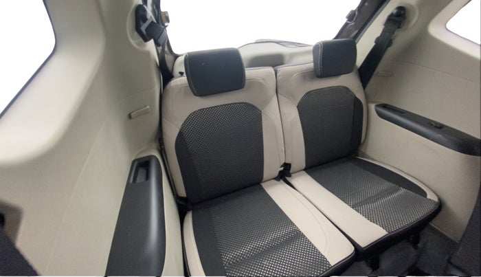 2022 Renault TRIBER RXZ, Petrol, Manual, 36,002 km, Third Seat Row ( optional )