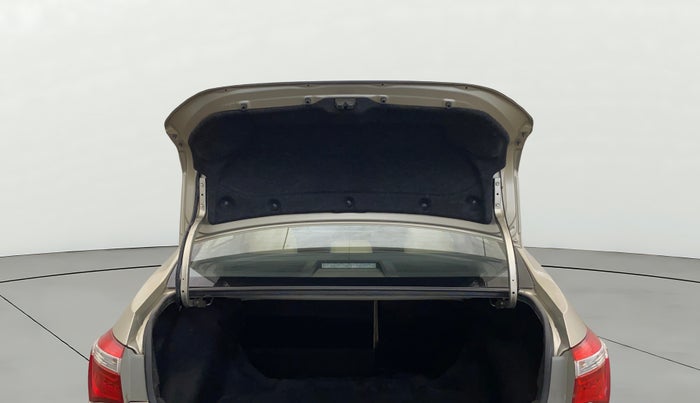 2016 Toyota Corolla Altis GL PETROL, Petrol, Manual, 69,500 km, Boot Door Open