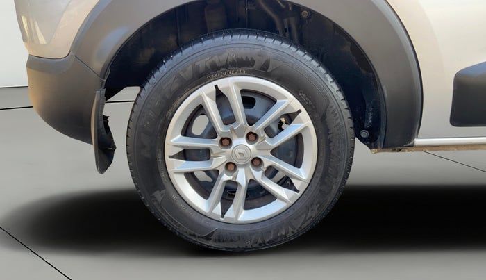 2022 Renault TRIBER RXT, CNG, Manual, 61,803 km, Right Rear Wheel