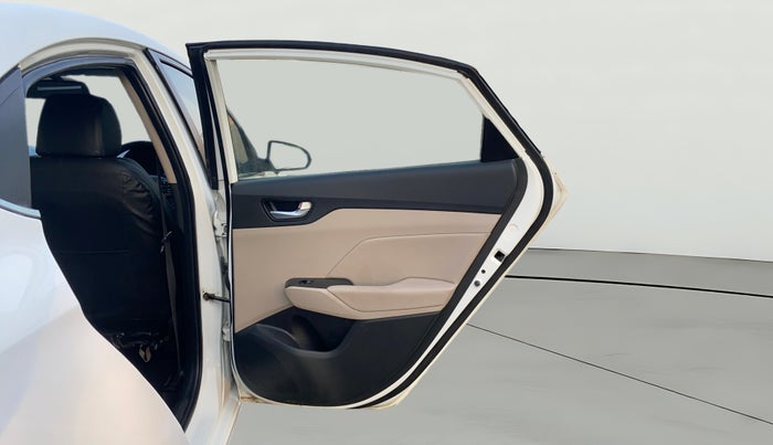 2018 Hyundai Verna 1.6 VTVT SX O, Petrol, Manual, 75,339 km, RHS Rear Door