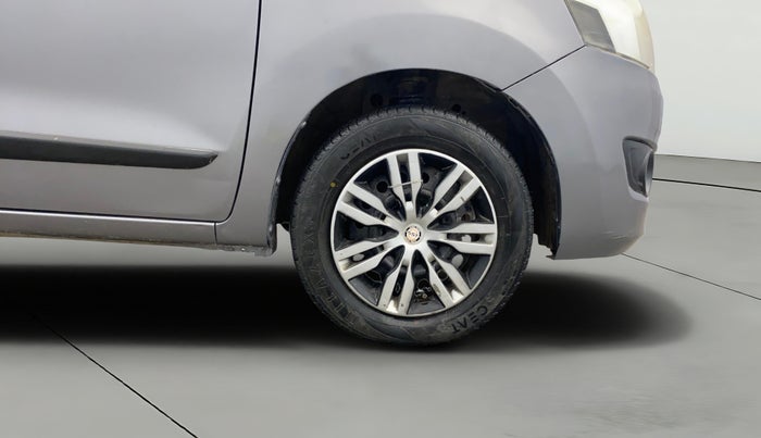 2017 Maruti Wagon R 1.0 VXI, Petrol, Manual, 88,722 km, Right Front Wheel