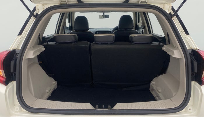 2021 Mahindra XUV300 W6 1.5 DIESEL AMT, Diesel, Automatic, 1,14,435 km, Boot Open Zoomed View