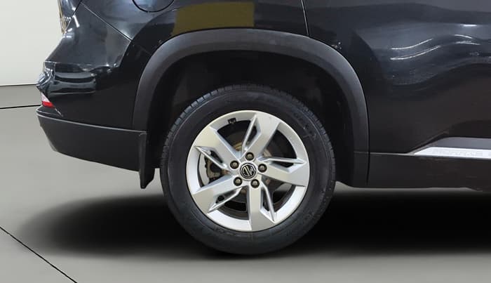 2022 MG HECTOR PLUS SUPER 1.5 PETROL TURBO HYBRID MT 7-STR, Petrol, Manual, 20,862 km, Right Rear Wheel