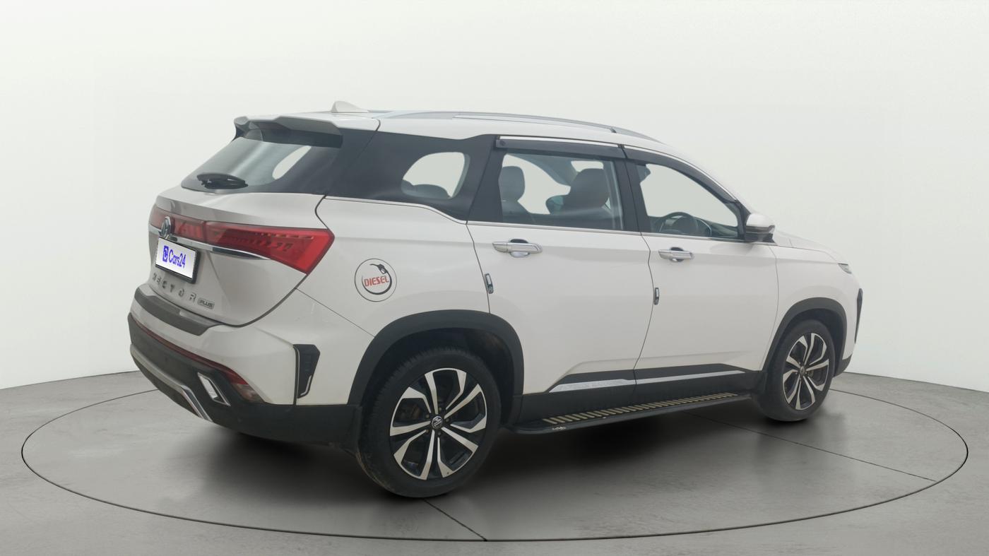 2023 MG HECTOR PLUS SHARP PRO 2.0 TURBO DIESEL 7 STR, Diesel, Manual, 47,089 km, Right Back Diagonal
