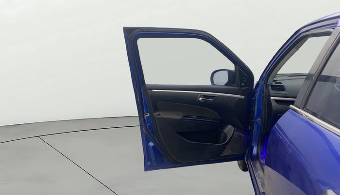 2013 Maruti Swift VXI, Petrol, Manual, 1,08,127 km, LHS Front Door