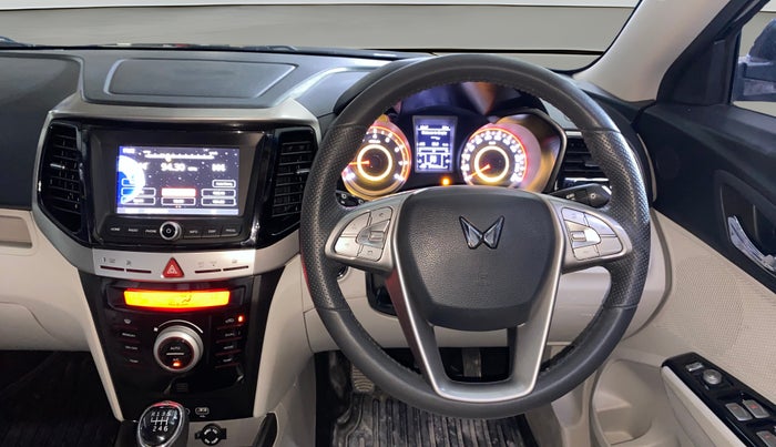 2023 Mahindra XUV300 W8 (O) 1.2 PETROL, Petrol, Manual, 27,501 km, Steering Wheel Close Up