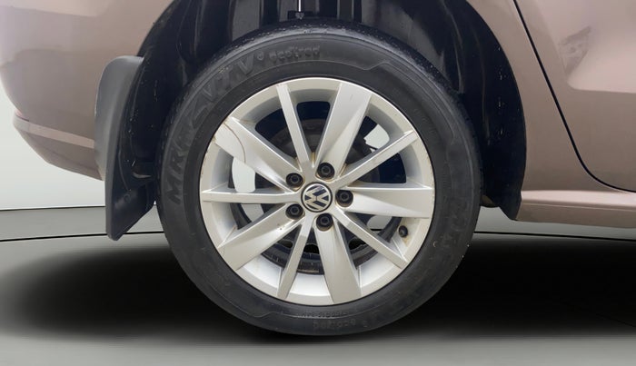 2016 Volkswagen Ameo HIGHLINE1.5L, Diesel, Manual, 1,21,509 km, Right Rear Wheel