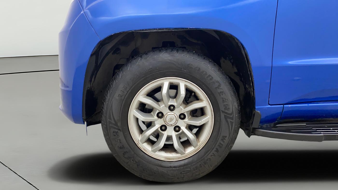 2015 Mahindra TUV300 T8 AMT, Diesel, Automatic, 99,195 km, Left Front Wheel