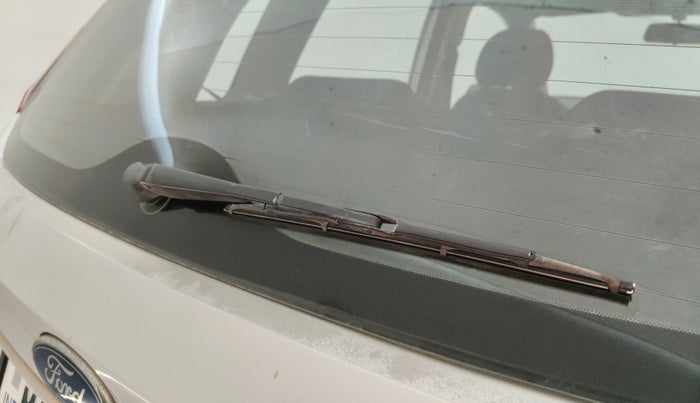 2012 Ford Figo TITANIUM 1.2 PETROL, Petrol, Manual, 1,04,374 km, Rear Wiper